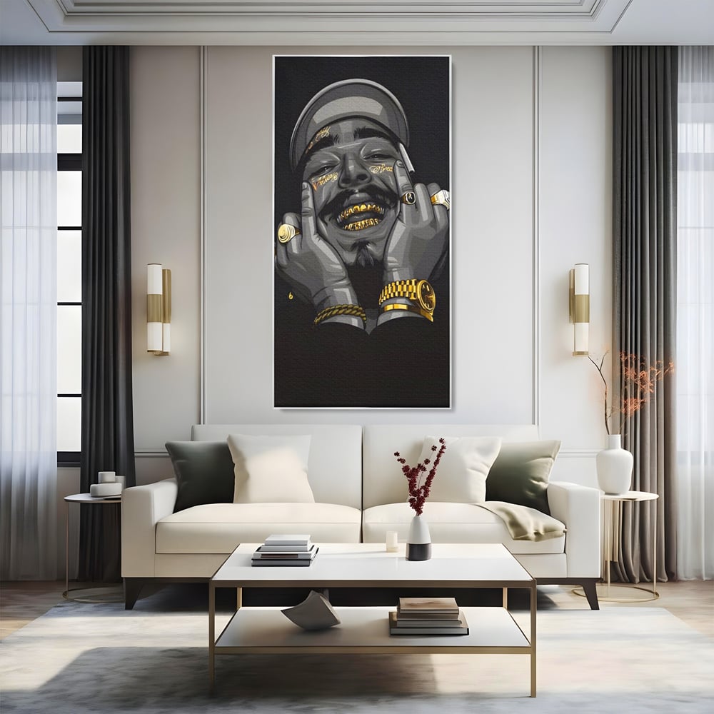 Tablou canvas cu tablou canvas cu portret post malone, in rama de aluminiu argintiu, pe perete intr-un living